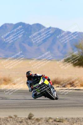 media/Jan-08-2022-SoCal Trackdays (Sat) [[1ec2777125]]/Turn 4 (1145am)/